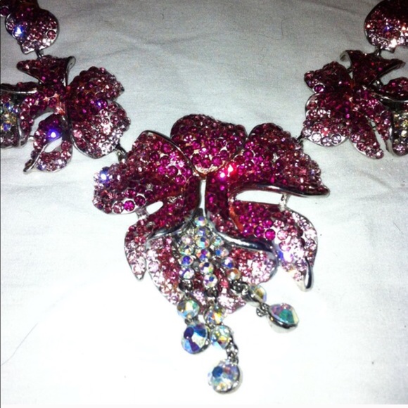 Estate Crystal Necklace Earrings Set - Picture 7 of 7